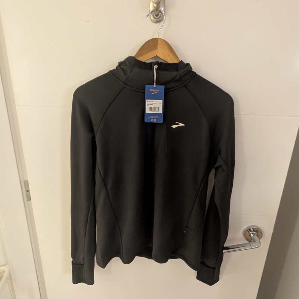Brooks Jet Black Performance Top